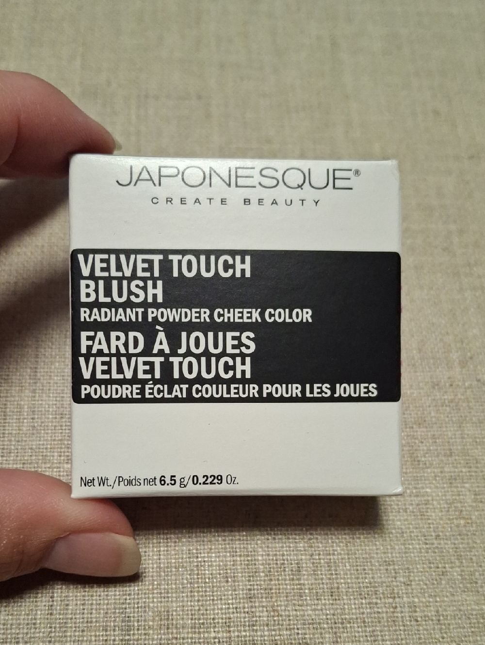 JAPONESQUE Velvet Touch Blush - Radiant Powder Cheek Color Shade 04 Teinte